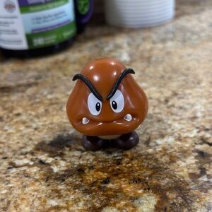 Brown Reptile Toy Figure - Brand: